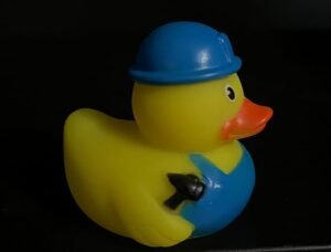 Construction Rubber Duck 5cm - Image 2