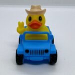 BLUE JEEB CAR WITH COOL DUCK 8CM