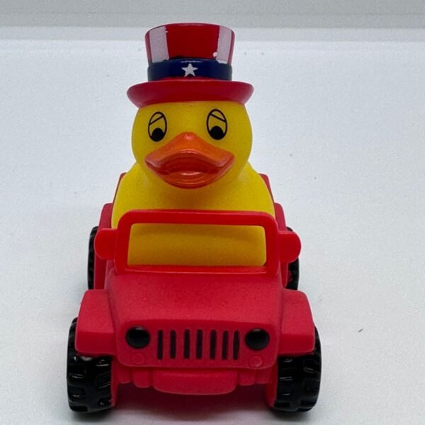 RED JEEB CAR WITH AMERICAN DUCK 8CM