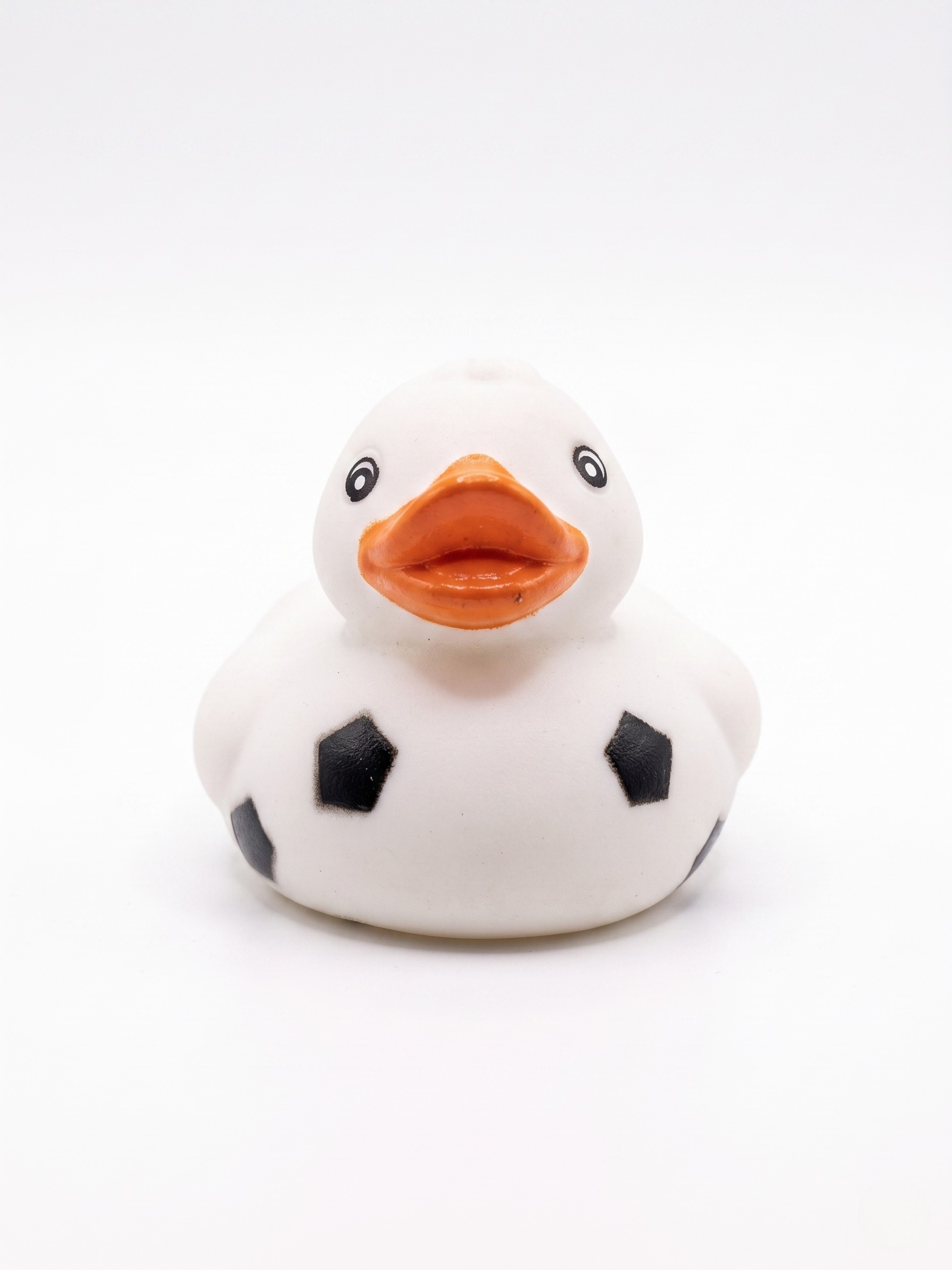 28 The Footballer Duck5cm - Image 1